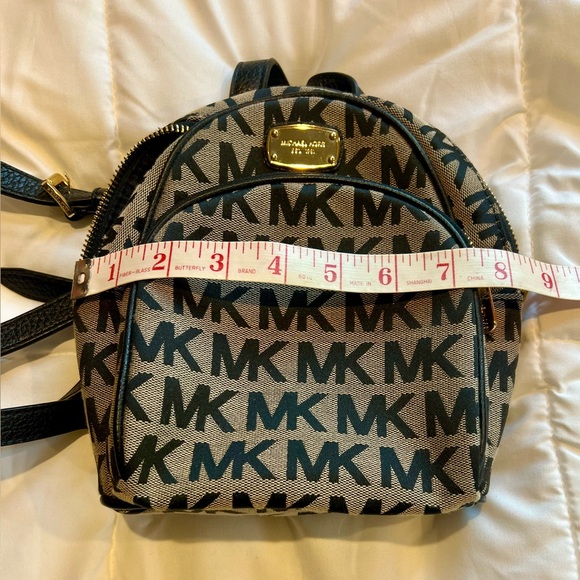 Michael Kors mini back pack signature MK print - Picture 12 of 13